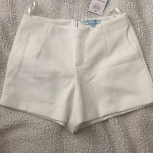 White She & Sky shorts - Size Medium